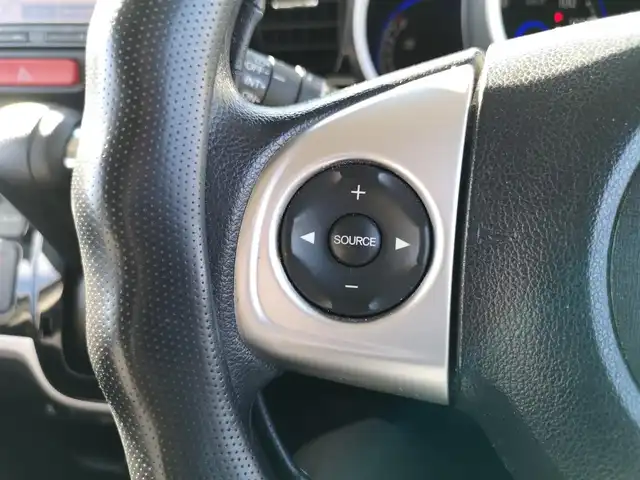 ホンダ Ｎ ＢＯＸ カスタム SSパッケージ 茨城県 2017(平29)年 6.5万km プレミアムホワイトパールⅡ 純正ナビ/【CD・DVD・AM・FM・TV・iPod・SD・USB・BT・VTR・AUX】/シートヒーター/両側パワスラ/ETC/Bカメラ/前方ドラレコ/アイドリングストップ/オートライト/Fフォグ/LEDライト/純正フロアマット/純正アルミホイール/電格ミラー/ウインカーミラー/ドアバイザー/チップアップシート/ステリモ/ロールサンシェード