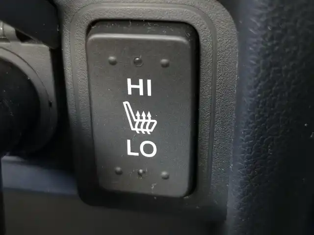 ホンダ Ｎ ＢＯＸ カスタム SSパッケージ 茨城県 2017(平29)年 6.5万km プレミアムホワイトパールⅡ 純正ナビ/【CD・DVD・AM・FM・TV・iPod・SD・USB・BT・VTR・AUX】/シートヒーター/両側パワスラ/ETC/Bカメラ/前方ドラレコ/アイドリングストップ/オートライト/Fフォグ/LEDライト/純正フロアマット/純正アルミホイール/電格ミラー/ウインカーミラー/ドアバイザー/チップアップシート/ステリモ/ロールサンシェード