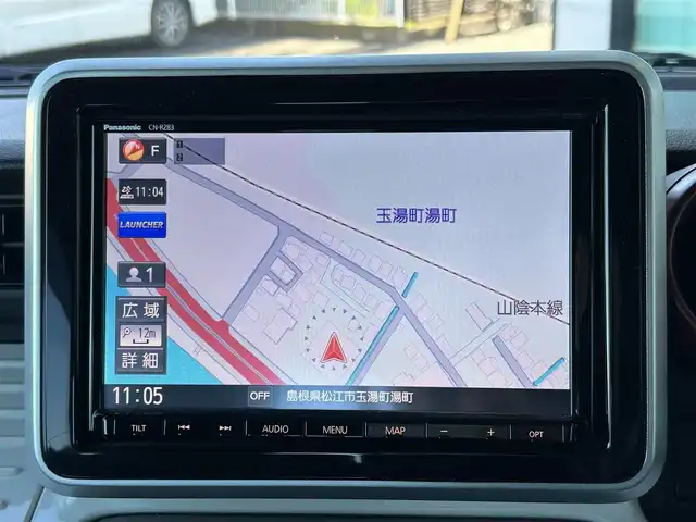 スズキ スペーシア HYBRID X 島根県 2018(平30)年 1.6万km ピュアホワイトパール/ブラック2トーン 登録時走行距離15117km/ワンオーナー/純正ナビ/Bluetooth・AM・FM・CD・DVD/フルセグテレビ(走行中視聴可能)/全周囲カメラ/バックカメラ/フロントカメラ/サイドカメラ/両側パワースライドドア/シートヒーター(運転席・助手席)/LEDヘッドライト/オートライト/ヘッドアップディスプレイ/ビルトインETC/純正フロアマット/純正14インチAW/後方コーナーセンサー/レーンキープアシスト/衝突被害軽減ブレーキ/横滑り防止装置/後席サンシェード/ドアバイザー/ウィンカーミラー/スマートキー(スペアキー×1)/シートカバー付き/スタッドレスタイヤ付き/禁煙車