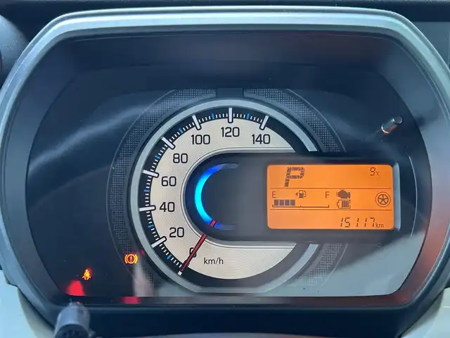 スズキ スペーシア HYBRID X 島根県 2018(平30)年 1.6万km ピュアホワイトパール/ブラック2トーン 登録時走行距離15117km/ワンオーナー/純正ナビ/Bluetooth・AM・FM・CD・DVD/フルセグテレビ(走行中視聴可能)/全周囲カメラ/バックカメラ/フロントカメラ/サイドカメラ/両側パワースライドドア/シートヒーター(運転席・助手席)/LEDヘッドライト/オートライト/ヘッドアップディスプレイ/ビルトインETC/純正フロアマット/純正14インチAW/後方コーナーセンサー/レーンキープアシスト/衝突被害軽減ブレーキ/横滑り防止装置/後席サンシェード/ドアバイザー/ウィンカーミラー/スマートキー(スペアキー×1)/シートカバー付き/スタッドレスタイヤ付き/禁煙車