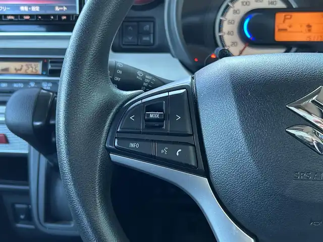 スズキ スペーシア HYBRID X 島根県 2018(平30)年 1.6万km ピュアホワイトパール/ブラック2トーン 登録時走行距離15117km/ワンオーナー/純正ナビ/Bluetooth・AM・FM・CD・DVD/フルセグテレビ(走行中視聴可能)/全周囲カメラ/バックカメラ/フロントカメラ/サイドカメラ/両側パワースライドドア/シートヒーター(運転席・助手席)/LEDヘッドライト/オートライト/ヘッドアップディスプレイ/ビルトインETC/純正フロアマット/純正14インチAW/後方コーナーセンサー/レーンキープアシスト/衝突被害軽減ブレーキ/横滑り防止装置/後席サンシェード/ドアバイザー/ウィンカーミラー/スマートキー(スペアキー×1)/シートカバー付き/スタッドレスタイヤ付き/禁煙車