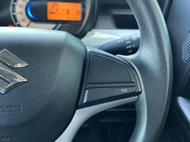 スズキ スペーシア HYBRID X 島根県 2018(平30)年 1.6万km ピュアホワイトパール/ブラック2トーン 登録時走行距離15117km/ワンオーナー/純正ナビ/Bluetooth・AM・FM・CD・DVD/フルセグテレビ(走行中視聴可能)/全周囲カメラ/バックカメラ/フロントカメラ/サイドカメラ/両側パワースライドドア/シートヒーター(運転席・助手席)/LEDヘッドライト/オートライト/ヘッドアップディスプレイ/ビルトインETC/純正フロアマット/純正14インチAW/後方コーナーセンサー/レーンキープアシスト/衝突被害軽減ブレーキ/横滑り防止装置/後席サンシェード/ドアバイザー/ウィンカーミラー/スマートキー(スペアキー×1)/シートカバー付き/スタッドレスタイヤ付き/禁煙車