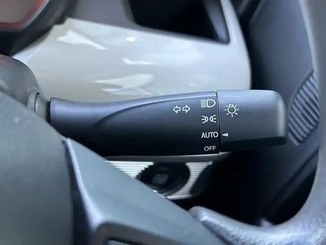 スズキ スペーシア HYBRID X 島根県 2018(平30)年 1.6万km ピュアホワイトパール/ブラック2トーン 登録時走行距離15117km/ワンオーナー/純正ナビ/Bluetooth・AM・FM・CD・DVD/フルセグテレビ(走行中視聴可能)/全周囲カメラ/バックカメラ/フロントカメラ/サイドカメラ/両側パワースライドドア/シートヒーター(運転席・助手席)/LEDヘッドライト/オートライト/ヘッドアップディスプレイ/ビルトインETC/純正フロアマット/純正14インチAW/後方コーナーセンサー/レーンキープアシスト/衝突被害軽減ブレーキ/横滑り防止装置/後席サンシェード/ドアバイザー/ウィンカーミラー/スマートキー(スペアキー×1)/シートカバー付き/スタッドレスタイヤ付き/禁煙車