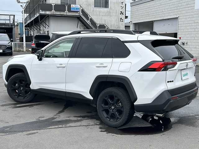 トヨタ ＲＡＶ４ アドベンチャー オフロードPKG 道東・釧路十勝 2022(令4)年 4.2万km スーパーホワイトⅡ 4WD/寒冷地仕様/ワンオーナー/社外メモリナビ/（フルセグ/CD/DVD/BT）/バックカメラ/Toyota Safety Sense/革シート/ドライブレコーダー/ETC/パワーシート/シートヒーター/ベンチレーター/メモリーシート/ステアリングヒーター/純正フロアマット/純正アルミホイール/LEDヘッドライト/BSM/コーナーセンサー/レーンアシスト/オートライト/オートハイビーム/スマートキー/取扱説明書/保証書