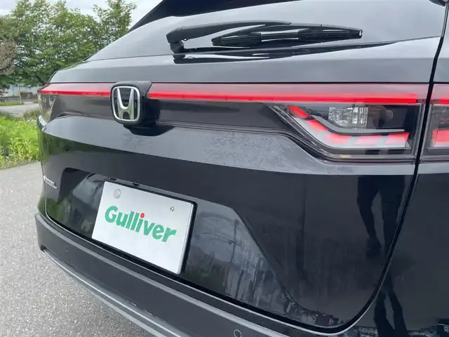 ホンダ ヴェゼル G 山形県 2023(令5)年 1.3万km クリスタルブラックパール 4WD/ホンダセンシング/純正ナビ/　【USB BT スマートフォン連動】/フルセグTV/バックカメラ/ETC2.0/ステアリングスイッチ/レーダークルーズコントロール/シートヒーター/ミラーヒーター/コーナーセンサー/ダウンヒルアシスト/アイドリングストップ/LEDライト/フォグランプ/ウィンカーミラー/純正フロアマット