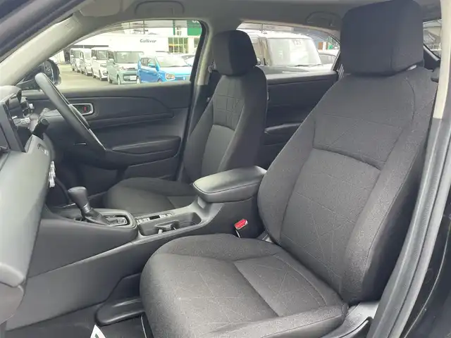 ホンダ ヴェゼル G 山形県 2023(令5)年 1.3万km クリスタルブラックパール 4WD/ホンダセンシング/純正ナビ/　【USB BT スマートフォン連動】/フルセグTV/バックカメラ/ETC2.0/ステアリングスイッチ/レーダークルーズコントロール/シートヒーター/ミラーヒーター/コーナーセンサー/ダウンヒルアシスト/アイドリングストップ/LEDライト/フォグランプ/ウィンカーミラー/純正フロアマット