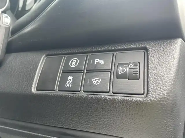 ホンダ ヴェゼル G 山形県 2023(令5)年 1.3万km クリスタルブラックパール 4WD/ホンダセンシング/純正ナビ/　【USB BT スマートフォン連動】/フルセグTV/バックカメラ/ETC2.0/ステアリングスイッチ/レーダークルーズコントロール/シートヒーター/ミラーヒーター/コーナーセンサー/ダウンヒルアシスト/アイドリングストップ/LEDライト/フォグランプ/ウィンカーミラー/純正フロアマット