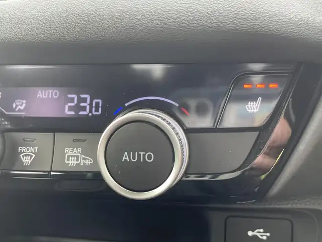 ホンダ ヴェゼル G 山形県 2023(令5)年 1.3万km クリスタルブラックパール 4WD/ホンダセンシング/純正ナビ/　【USB BT スマートフォン連動】/フルセグTV/バックカメラ/ETC2.0/ステアリングスイッチ/レーダークルーズコントロール/シートヒーター/ミラーヒーター/コーナーセンサー/ダウンヒルアシスト/アイドリングストップ/LEDライト/フォグランプ/ウィンカーミラー/純正フロアマット