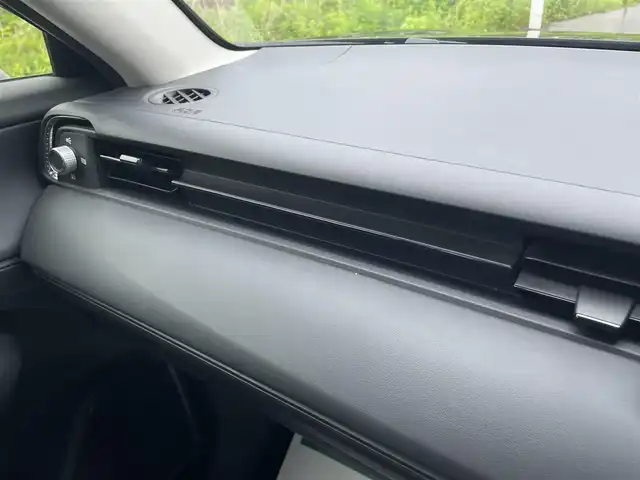 ホンダ ヴェゼル G 山形県 2023(令5)年 1.3万km クリスタルブラックパール 4WD/ホンダセンシング/純正ナビ/　【USB BT スマートフォン連動】/フルセグTV/バックカメラ/ETC2.0/ステアリングスイッチ/レーダークルーズコントロール/シートヒーター/ミラーヒーター/コーナーセンサー/ダウンヒルアシスト/アイドリングストップ/LEDライト/フォグランプ/ウィンカーミラー/純正フロアマット