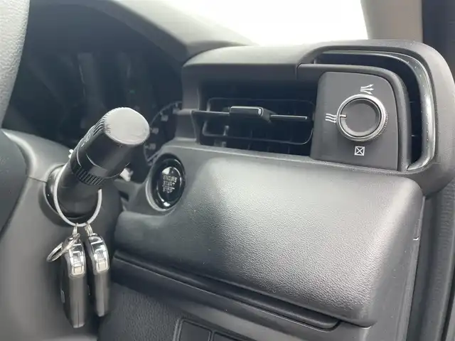 ホンダ ヴェゼル G 山形県 2023(令5)年 1.3万km クリスタルブラックパール 4WD/ホンダセンシング/純正ナビ/　【USB BT スマートフォン連動】/フルセグTV/バックカメラ/ETC2.0/ステアリングスイッチ/レーダークルーズコントロール/シートヒーター/ミラーヒーター/コーナーセンサー/ダウンヒルアシスト/アイドリングストップ/LEDライト/フォグランプ/ウィンカーミラー/純正フロアマット