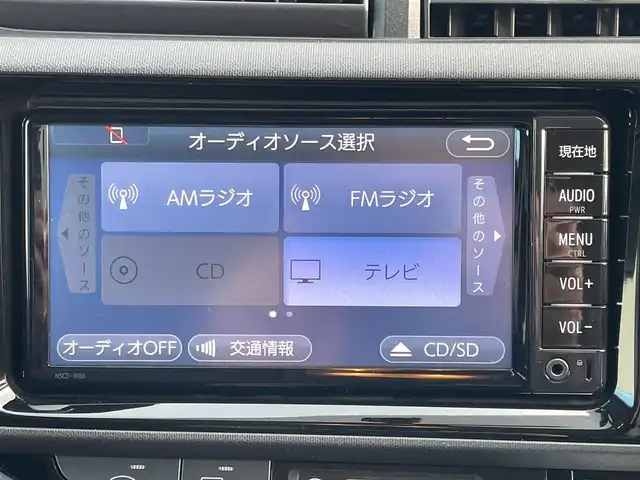 トヨタ アクア S 岩手県 2016(平28)年 2万km ライムホワイトパールクリスタルシャイン 純正メモリナビ/　　BT/CD/フルセグ/バックカメラ/シートヒーター/ETC