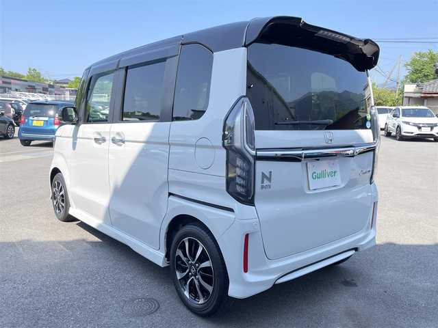 ホンダ Ｎ ＢＯＸ カスタム G L ホンダセンシング 愛媛県 2020(令2)年 3.1万km プラチナホワイトパール Stradaナビ/AM/FM/CD/DVD/BT/フルセグTV　/ホンダセンシング　/バックカメラ　/アダプティブクルーズコントロール　/両側電動スライドドア　/左側ハンズフリースライドドア/D/N席シートヒーター　/LEDヘッドライト/前後ドラレコ/アイドリングストップ/ETC/後席サンシェイド/電格ミラー/シートリフター/現状サマー(純正AW)(155/65/R14)