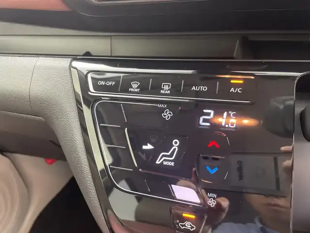 日産 デイズ ボレロ 三重県 2023(令5)年 1.1万km パープルⅡ 禁煙車/エマージェンシーブレーキ/ハイビームアシスト/車線逸脱警報　/純正９型ナビ/・フルセTV/・HDMI/Bluetooth/アラウンドビューモニター/純正ドライブレコーダー/ＥＴＣ/ＬＥＤヘッドライト/コーナーセンサー/専用ハーフレザーシート/ＵＳＢ電源/ステアリグンスイッチ/オートライト/ウインカーミラー/革巻きステアリング/アイドリングストップ/スマートキー/プッシュスタート/純正アルミホイール/カラーコード：W13P67/・シルキーホワイト/シルキーライラック