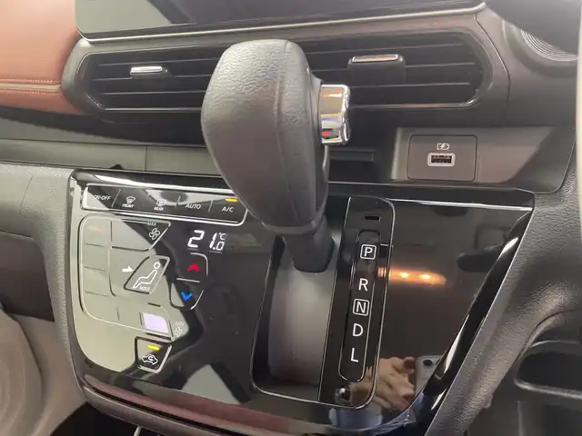 日産 デイズ ボレロ 三重県 2023(令5)年 1.1万km パープルⅡ 禁煙車/エマージェンシーブレーキ/ハイビームアシスト/車線逸脱警報　/純正９型ナビ/・フルセTV/・HDMI/Bluetooth/アラウンドビューモニター/純正ドライブレコーダー/ＥＴＣ/ＬＥＤヘッドライト/コーナーセンサー/専用ハーフレザーシート/ＵＳＢ電源/ステアリグンスイッチ/オートライト/ウインカーミラー/革巻きステアリング/アイドリングストップ/スマートキー/プッシュスタート/純正アルミホイール/カラーコード：W13P67/・シルキーホワイト/シルキーライラック