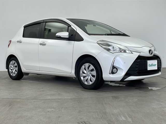 トヨタ ヴィッツ F セーフティーエディションⅢ 鹿児島県 2020(令2)年 7.3万km ホワイトパールクリスタルシャイン 純正ナビ/（CD/DVD/BT/フルセグTV）/プリクラッシュセーフティ/レーンキープアシスト/オートライト/オートマチックハイビーム/バックカメラ/ステアリングスイッチ/スマートキー/プッシュスタート/電動格納ウィンカーミラー/取説、保証書