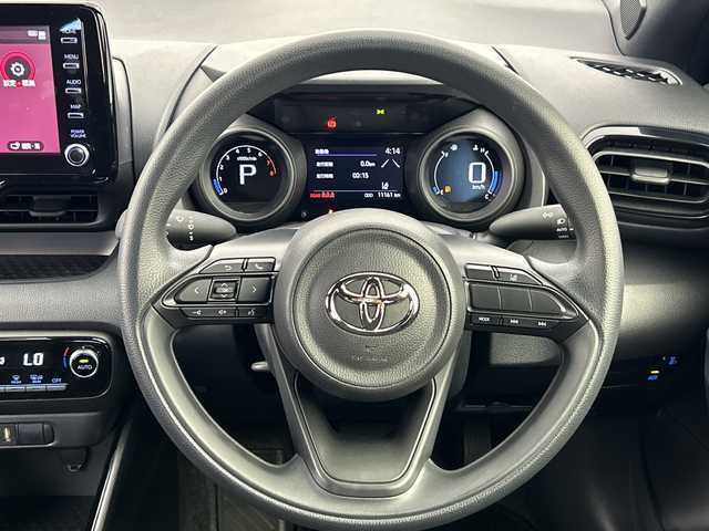 トヨタ ヤリス G 大分県 2021(令3)年 1.2万km コーラルクリスタルシャイン 純正ディスプレイオーディオ/・luetooth/バックカメラ/Toyota Safety Sense (標準装備)/レーントレーシングアシスト (LTA)/レーダークルーズコントロール /オートマチックハイビーム (AHB)/先行車発進告知機能/セカンダリーコリジョンブレーキ (SCB)/車両接近通報装置/純正LEDヘッドライト/前後ドライブレコーダー/保証書/取扱説明書