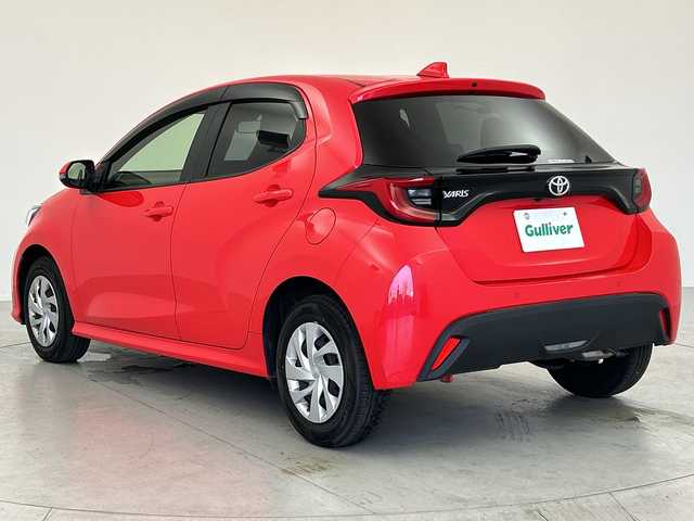 トヨタ ヤリス G 大分県 2021(令3)年 1.2万km コーラルクリスタルシャイン 純正ディスプレイオーディオ/・luetooth/バックカメラ/Toyota Safety Sense (標準装備)/レーントレーシングアシスト (LTA)/レーダークルーズコントロール /オートマチックハイビーム (AHB)/先行車発進告知機能/セカンダリーコリジョンブレーキ (SCB)/車両接近通報装置/純正LEDヘッドライト/前後ドライブレコーダー/保証書/取扱説明書