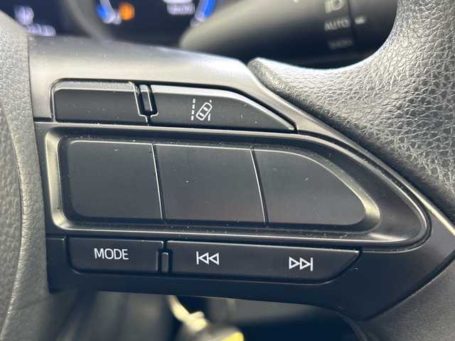 トヨタ ヤリス G 大分県 2021(令3)年 1.2万km コーラルクリスタルシャイン 純正ディスプレイオーディオ/・luetooth/バックカメラ/Toyota Safety Sense (標準装備)/レーントレーシングアシスト (LTA)/レーダークルーズコントロール /オートマチックハイビーム (AHB)/先行車発進告知機能/セカンダリーコリジョンブレーキ (SCB)/車両接近通報装置/純正LEDヘッドライト/前後ドライブレコーダー/保証書/取扱説明書