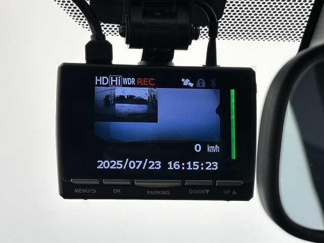 トヨタ ヤリス G 大分県 2021(令3)年 1.2万km コーラルクリスタルシャイン 純正ディスプレイオーディオ/・luetooth/バックカメラ/Toyota Safety Sense (標準装備)/レーントレーシングアシスト (LTA)/レーダークルーズコントロール /オートマチックハイビーム (AHB)/先行車発進告知機能/セカンダリーコリジョンブレーキ (SCB)/車両接近通報装置/純正LEDヘッドライト/前後ドライブレコーダー/保証書/取扱説明書