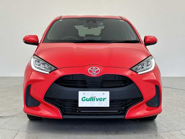 トヨタ ヤリス G 大分県 2021(令3)年 1.2万km コーラルクリスタルシャイン 純正ディスプレイオーディオ/・luetooth/バックカメラ/Toyota Safety Sense (標準装備)/レーントレーシングアシスト (LTA)/レーダークルーズコントロール /オートマチックハイビーム (AHB)/先行車発進告知機能/セカンダリーコリジョンブレーキ (SCB)/車両接近通報装置/純正LEDヘッドライト/前後ドライブレコーダー/保証書/取扱説明書