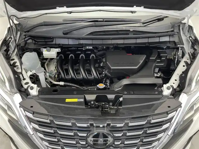 日産 セレナ ハイウェイスター V 滋賀県 2020(令2)年 5.6万km ブリリアントホワイトパール 純正10型ナビ/（CD/DVD/BT/フルセグ）/後席フリップダウンモニター/両側電動スライドドア/前後ドライブレコーダー/ETC/衝突被害軽減ブレーキ/プロパイロット/レーンキープアシスト/ステアリングスイッチ/LEDヘッドライト