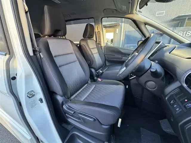 日産 セレナ ハイウェイスター V 滋賀県 2020(令2)年 5.6万km ブリリアントホワイトパール 純正10型ナビ/（CD/DVD/BT/フルセグ）/後席フリップダウンモニター/両側電動スライドドア/前後ドライブレコーダー/ETC/衝突被害軽減ブレーキ/プロパイロット/レーンキープアシスト/ステアリングスイッチ/LEDヘッドライト
