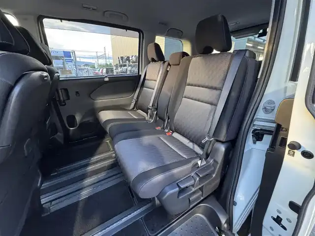 日産 セレナ ハイウェイスター V 滋賀県 2020(令2)年 5.6万km ブリリアントホワイトパール 純正10型ナビ/（CD/DVD/BT/フルセグ）/後席フリップダウンモニター/両側電動スライドドア/前後ドライブレコーダー/ETC/衝突被害軽減ブレーキ/プロパイロット/レーンキープアシスト/ステアリングスイッチ/LEDヘッドライト