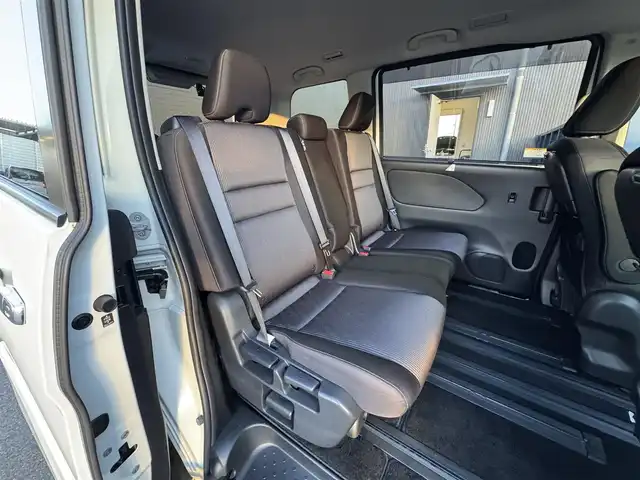 日産 セレナ ハイウェイスター V 滋賀県 2020(令2)年 5.6万km ブリリアントホワイトパール 純正10型ナビ/（CD/DVD/BT/フルセグ）/後席フリップダウンモニター/両側電動スライドドア/前後ドライブレコーダー/ETC/衝突被害軽減ブレーキ/プロパイロット/レーンキープアシスト/ステアリングスイッチ/LEDヘッドライト
