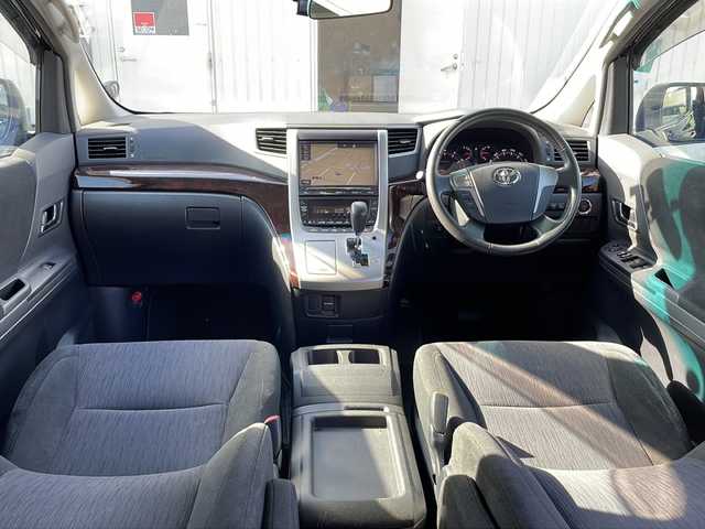 トヨタ アルファード 240S 道北・旭川 2014(平26)年 6.1万km ブラック /４WD//ワンオーナー//純正ナビ/CD/DVD/BT/TV/ラジオ//バックカメラ//純正フリップダウンモニター//両側パワースライドドア//TRDフロントエアロ//TRDリアバンパーガーニッシュ//ビルトインETC//社外ドライブレコーダー前後//社外フロアマット//革巻きステアリング//ステアリングスイッチ//オートエアコン//電動格納ミラー//オートライト//フォグランプ//ドアミラーウィンカー//ドアバイザー//スマートキー//プッシュスタート//保証書