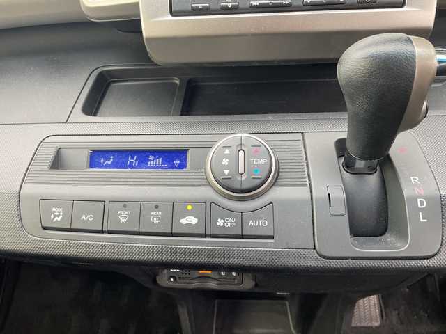 ホンダ フリード スパイク ハイブリット 神奈川県 2015(平27)年 10万km ホワイトオーキッドパール ワンオーナー/純正ナビ/ワンセグテレビ/BT/バックカメラ/クルーズコントロール/ステアリングスイッチ/ETC/電動格納ミラー/フロアマット