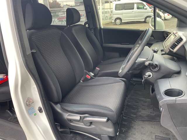 ホンダ フリード スパイク ハイブリット 神奈川県 2015(平27)年 10万km ホワイトオーキッドパール ワンオーナー/純正ナビ/ワンセグテレビ/BT/バックカメラ/クルーズコントロール/ステアリングスイッチ/ETC/電動格納ミラー/フロアマット