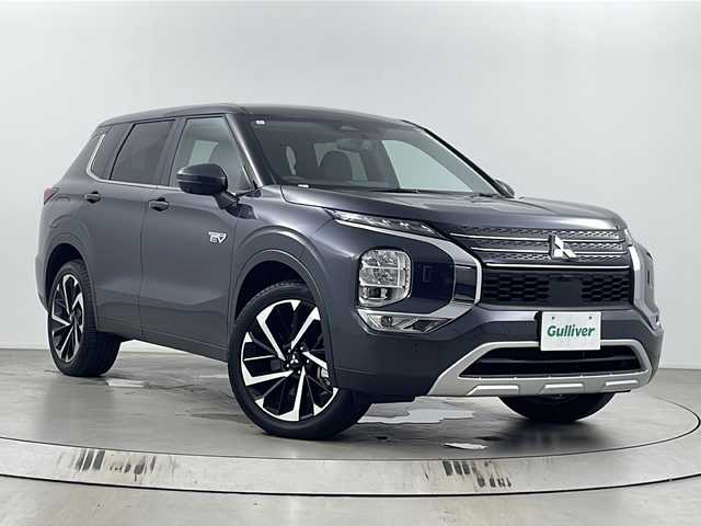 三菱 アウトランダー ＰＨＥＶ G 埼玉県 2024(令6)年 0.2万km グレー 純正ナビ/マルチアラウンドモニター/レーダークルーズコントロール/衝突被害軽減ブレーキシステム/フルセグTV/シートヒーター/ハーフレザーシート/純正20インチアルミホイール/プッシュスタート/電動格納ミラー