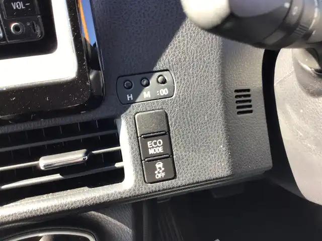 トヨタ ノア X 福井県 2018(平30)年 13.8万km シルバーM 4WD/純正ナビ　NSCD-W66/トヨタセーフティセンス/LEDヘッドライト/パワースライドドア/クルーズコントロール/8人乗り/バックカメラ/前後ドラレコ/ダブルエアコン/ステアリングスイッチ/オートマチックハイビーム/車線逸脱警報装置/アイドリングストップ/電格ミラー/ワンセグ・Bluetooth・CD