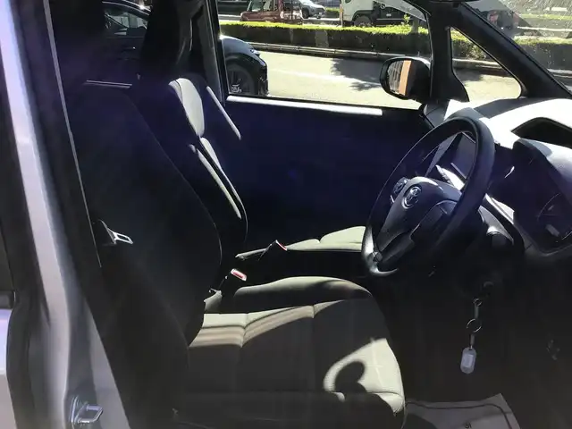 トヨタ ノア X 福井県 2018(平30)年 13.8万km シルバーM 4WD/純正ナビ　NSCD-W66/トヨタセーフティセンス/LEDヘッドライト/パワースライドドア/クルーズコントロール/8人乗り/バックカメラ/前後ドラレコ/ダブルエアコン/ステアリングスイッチ/オートマチックハイビーム/車線逸脱警報装置/アイドリングストップ/電格ミラー/ワンセグ・Bluetooth・CD