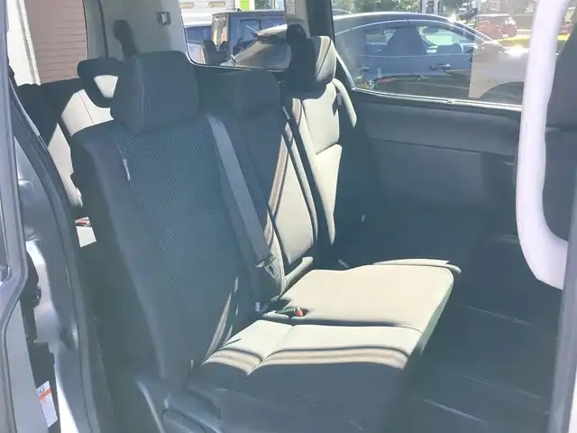 トヨタ ノア X 福井県 2018(平30)年 13.8万km シルバーM 4WD/純正ナビ　NSCD-W66/トヨタセーフティセンス/LEDヘッドライト/パワースライドドア/クルーズコントロール/8人乗り/バックカメラ/前後ドラレコ/ダブルエアコン/ステアリングスイッチ/オートマチックハイビーム/車線逸脱警報装置/アイドリングストップ/電格ミラー/ワンセグ・Bluetooth・CD