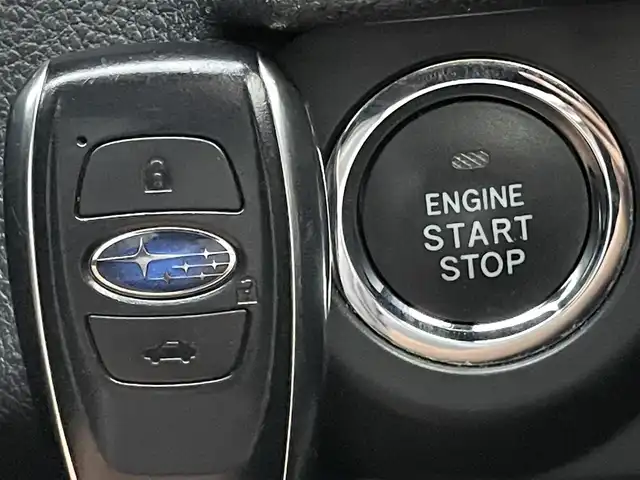 スバル ＷＲＸ Ｓ４ 2．0GT‐S アイサイト 群馬県 2015(平27)年 3.3万km アイスシルバーメタリック 純正ＳＤナビ　/フルセグ　/前方ドラレコ　/シートセットポジションメモリー　/スポーツモード　/４ＷＤ　/ＬＥＤフォグランプ　/ダウンヒルアシストコントロール　/前席パワーシート　/レザーシート黒革　/電動リアゲート/ビルトインETC/LEDヘッドライト/オートパワーウインドウ/前席シートヒーター/純正マット/クルーズコントロール【追有】/Bluetooth/純正アルミホイール/パドルシフト