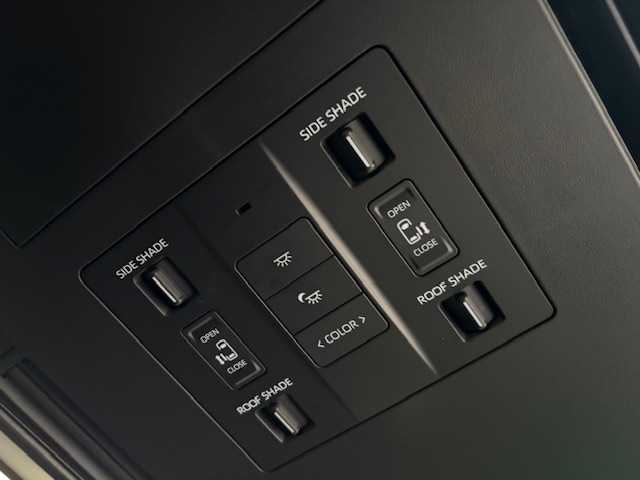 トヨタ アルファード Z 大阪府 2024(令6)年 1.8万km ブラック ナビ　/フルセグ　/Ｂｌｕｅｔｏｏｔｈ　/全方位カメラ　/ガラスルーフ　/１３．２型フリップダウンモニター　/デジタルインナーミラー　/ブラインドスポットモニター　/両側パワースライドドア/パワーバックドア/レザーシート　/シートヒータ　/エアーシート　/ＥＴＣ/純正マット/純正バイザー