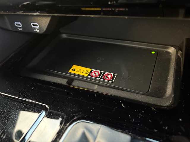 トヨタ アルファード Z 大阪府 2024(令6)年 1.8万km ブラック ナビ　/フルセグ　/Ｂｌｕｅｔｏｏｔｈ　/全方位カメラ　/ガラスルーフ　/１３．２型フリップダウンモニター　/デジタルインナーミラー　/ブラインドスポットモニター　/両側パワースライドドア/パワーバックドア/レザーシート　/シートヒータ　/エアーシート　/ＥＴＣ/純正マット/純正バイザー