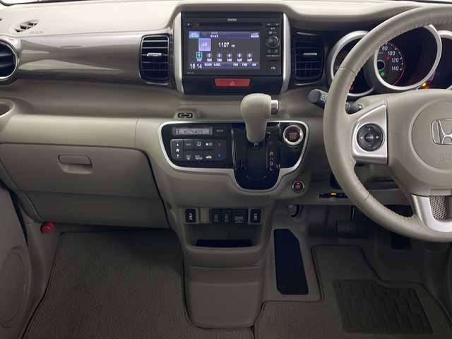 ホンダ Ｎ ＢＯＸ スラッシュ G・L ノヴァカントリースタイル 秋田県 2019(平31)年 1.2万km アッシュグリーンメタリック ４WD/ディスプレイオーディオ/Bluetooth/CD/ワンセグ/ビルトインETC/前席シートヒーター/ステアリングヒーター/電動パワーステアリングシステム/純正フロアマット/オートライト/純正スチールホイル/盗難防止装置/ハロゲンヘッドライト/スマートキー/スペアキー