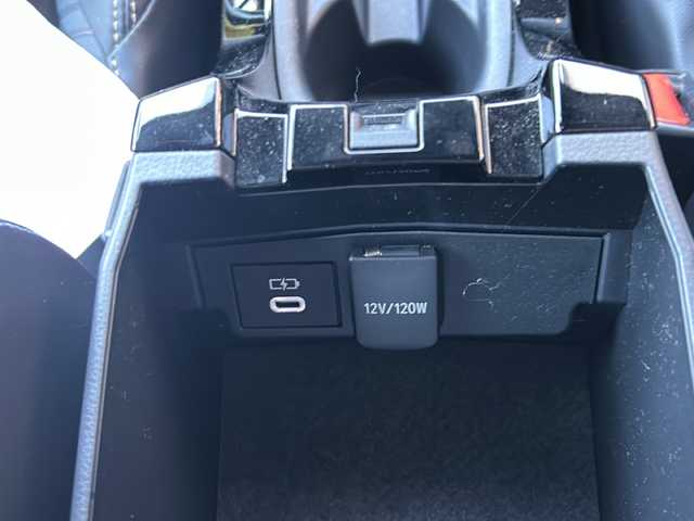 トヨタ カローラツーリング ハイブリッド ダブルバイビー 大阪府 2024(令6)年 1.9万km アティチュードブラックマイカ １オーナー　１０．５型ディスプレイオーディオ　フルセグ　Ｂｌｕｅｔｏｏｔｈ　バックカメラ　プリクラッシュセーフティー　モデリスタ　ハーフレザー　シートヒーター　ステアリングヒーター　レーダークルコン　ＢＳＭ　ＥＴＣ２．０　ウィンカーミラー　プッシュスタート　オートホールド　LEDヘッドライト　スペアキー1　モデリスタドアハンドルプロテクター　モデリスタスカッフプレート　純正ホイール　純正オーディオ　オールシーズンタイヤ