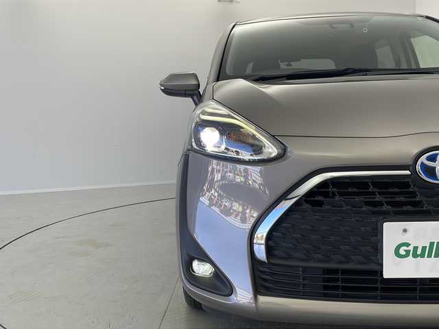 トヨタ シエンタ ハイブリッド ファンベースG 茨城県 2021(令3)年 5万km アバンギャルドブロンズメタリック 衝突軽減ブレーキ　純正ＳＤナビ　ワンセグＴＶ　バックカメラ　ドライブレコーダー　両側電動スライドドア　クルーズコントロール　ＬＥＤヘッドライト　オートハイビーム　純正フロアマット　ドアバイザー　ＥＴＣ