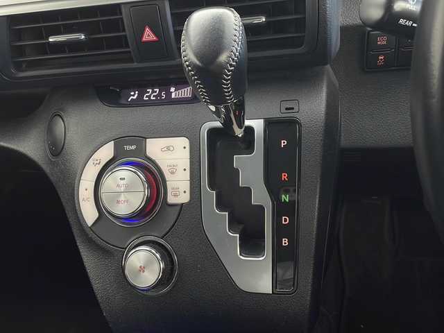 トヨタ シエンタ ハイブリッド ファンベースG 茨城県 2021(令3)年 5万km アバンギャルドブロンズメタリック 衝突軽減ブレーキ　純正ＳＤナビ　ワンセグＴＶ　バックカメラ　ドライブレコーダー　両側電動スライドドア　クルーズコントロール　ＬＥＤヘッドライト　オートハイビーム　純正フロアマット　ドアバイザー　ＥＴＣ