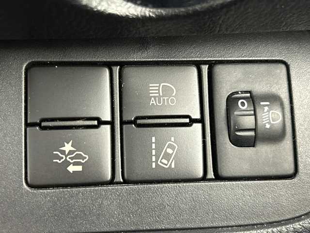 トヨタ シエンタ ハイブリッド G 埼玉県 2021(令3)年 3.9万km ダークブルーマイカM 純正ナビ/(FM/AM/TV/BT/CD/DVD)　/バックカメラ/ビルトインＥＴＣ/ドライブレコーダー/両側電動スライドドア/クルーズコントロール/クリアランスソナー/レーンキープアシスト/衝突軽減ブレーキ/LEDヘッドライト/オートハイビーム/ドアバイザー/先行車発進お知らせ機能　/革巻きハンドル　/プッシュスタート/スマートキー/　　　　　　　　　