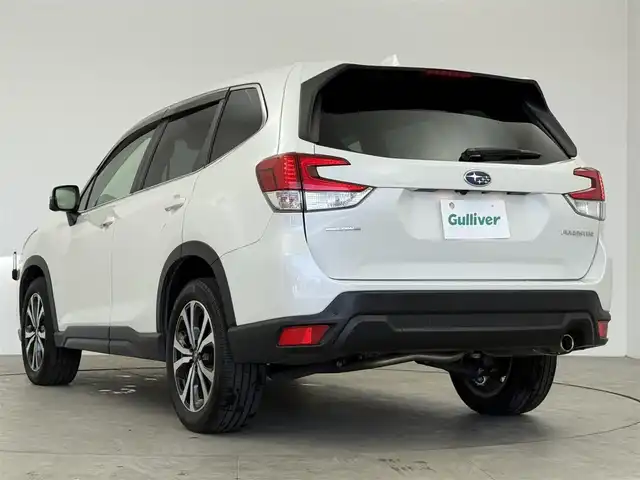 スバル フォレスター プレミアム 愛知県 2018(平30)年 5.4万km クリスタルホワイトP アイサイト/レーダークルーズコントロール/純正SDナビ/・Bluetooth/・フルセグTV/・CD/DVD/パワーバックドア/バックカメラ/サイドカメラ/BSM/デジタルインナーミラー/電動パーキングアシスト/ステアリングヒーター/革巻きステアリング/パドルシフト/ビルトインETC/シートヒーター（D/N)/レザーシート（D/N）/パワーシート（D/N）