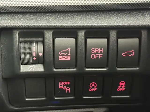 スバル フォレスター プレミアム 愛知県 2018(平30)年 5.4万km クリスタルホワイトP アイサイト/レーダークルーズコントロール/純正SDナビ/・Bluetooth/・フルセグTV/・CD/DVD/パワーバックドア/バックカメラ/サイドカメラ/BSM/デジタルインナーミラー/電動パーキングアシスト/ステアリングヒーター/革巻きステアリング/パドルシフト/ビルトインETC/シートヒーター（D/N)/レザーシート（D/N）/パワーシート（D/N）