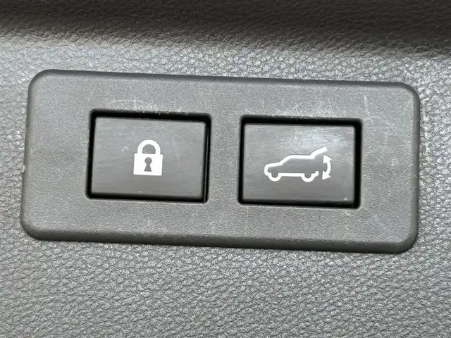 スバル フォレスター プレミアム 愛知県 2018(平30)年 5.4万km クリスタルホワイトP アイサイト/レーダークルーズコントロール/純正SDナビ/・Bluetooth/・フルセグTV/・CD/DVD/パワーバックドア/バックカメラ/サイドカメラ/BSM/デジタルインナーミラー/電動パーキングアシスト/ステアリングヒーター/革巻きステアリング/パドルシフト/ビルトインETC/シートヒーター（D/N)/レザーシート（D/N）/パワーシート（D/N）