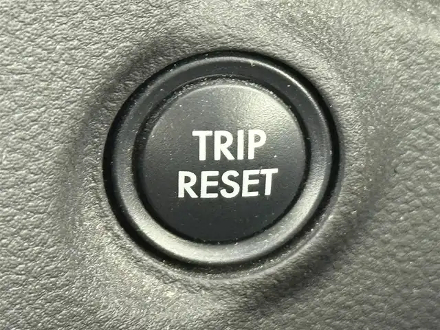 スバル フォレスター プレミアム 愛知県 2018(平30)年 5.4万km クリスタルホワイトP アイサイト/レーダークルーズコントロール/純正SDナビ/・Bluetooth/・フルセグTV/・CD/DVD/パワーバックドア/バックカメラ/サイドカメラ/BSM/デジタルインナーミラー/電動パーキングアシスト/ステアリングヒーター/革巻きステアリング/パドルシフト/ビルトインETC/シートヒーター（D/N)/レザーシート（D/N）/パワーシート（D/N）