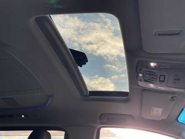 トヨタ アルファード S Cパッケージ 岐阜県 2023(令5)年 4万km ホワイトパールクリスタルシャイン 登録時走行距離40102ｋｍ/ＪＢＬサウンド/ダブルサンルーフ/後席モニター（フリップダウンモニター）/両側パワースライドドア/デジタルインナーミラー/ＬＥＤルームランプ/全方位カメラ（アラウンドビューモニター）/ブラインドスポットモニター/コーナーセンサー前後/電動リアゲート/純正９インチナビ/レーンキープアシスト/ドライブレコーダー/100ｖ電源/ステアリングヒーター/純正フロアマット/純正アルミホイール/前席＋二列目パワーシート/前席シートヒーター/前席エアシート/ビルトインETC/パーキングアシスト/後席サンシェード/ドアバイザー/HDMI/電動リアゲート/フルセグテレビ/オートマチックハイビーム