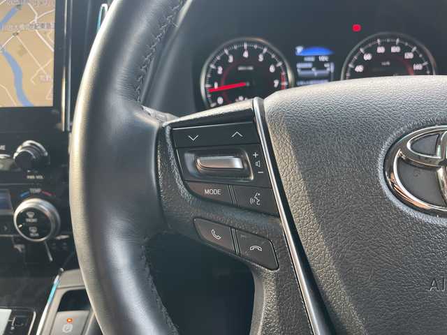 トヨタ アルファード S Cパッケージ 岐阜県 2023(令5)年 4万km ホワイトパールクリスタルシャイン 登録時走行距離40102ｋｍ/ＪＢＬサウンド/ダブルサンルーフ/後席モニター（フリップダウンモニター）/両側パワースライドドア/デジタルインナーミラー/ＬＥＤルームランプ/全方位カメラ（アラウンドビューモニター）/ブラインドスポットモニター/コーナーセンサー前後/電動リアゲート/純正９インチナビ/レーンキープアシスト/ドライブレコーダー/100ｖ電源/ステアリングヒーター/純正フロアマット/純正アルミホイール/前席＋二列目パワーシート/前席シートヒーター/前席エアシート/ビルトインETC/パーキングアシスト/後席サンシェード/ドアバイザー/HDMI/電動リアゲート/フルセグテレビ/オートマチックハイビーム