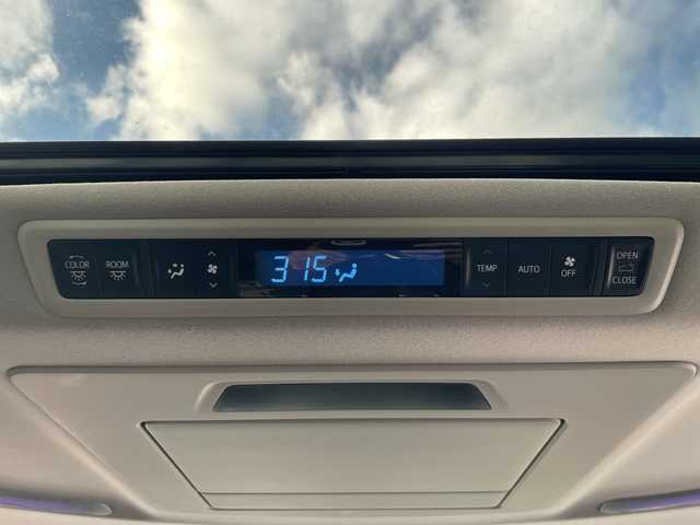 トヨタ アルファード S Cパッケージ 岐阜県 2023(令5)年 4万km ホワイトパールクリスタルシャイン 登録時走行距離40102ｋｍ/ＪＢＬサウンド/ダブルサンルーフ/後席モニター（フリップダウンモニター）/両側パワースライドドア/デジタルインナーミラー/ＬＥＤルームランプ/全方位カメラ（アラウンドビューモニター）/ブラインドスポットモニター/コーナーセンサー前後/電動リアゲート/純正９インチナビ/レーンキープアシスト/ドライブレコーダー/100ｖ電源/ステアリングヒーター/純正フロアマット/純正アルミホイール/前席＋二列目パワーシート/前席シートヒーター/前席エアシート/ビルトインETC/パーキングアシスト/後席サンシェード/ドアバイザー/HDMI/電動リアゲート/フルセグテレビ/オートマチックハイビーム